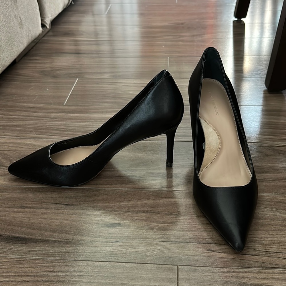 Banana Republic Madison Pump